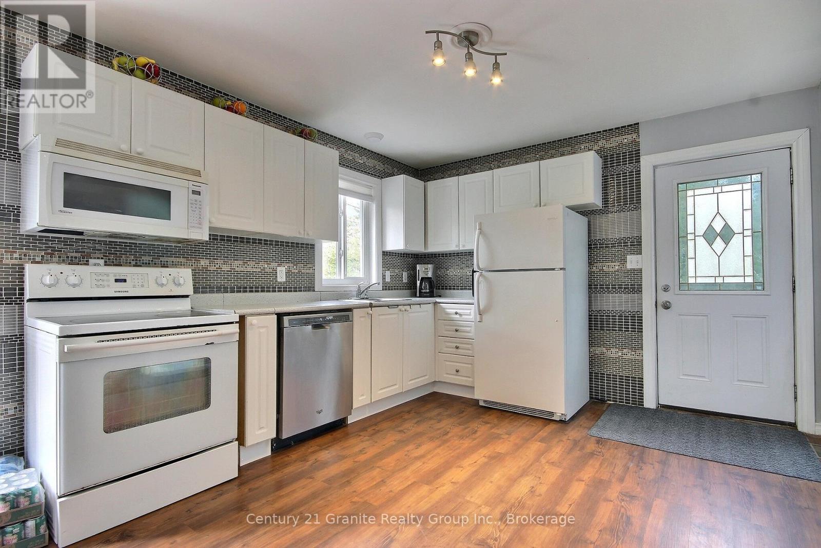 1037 ANDEK TRAIL