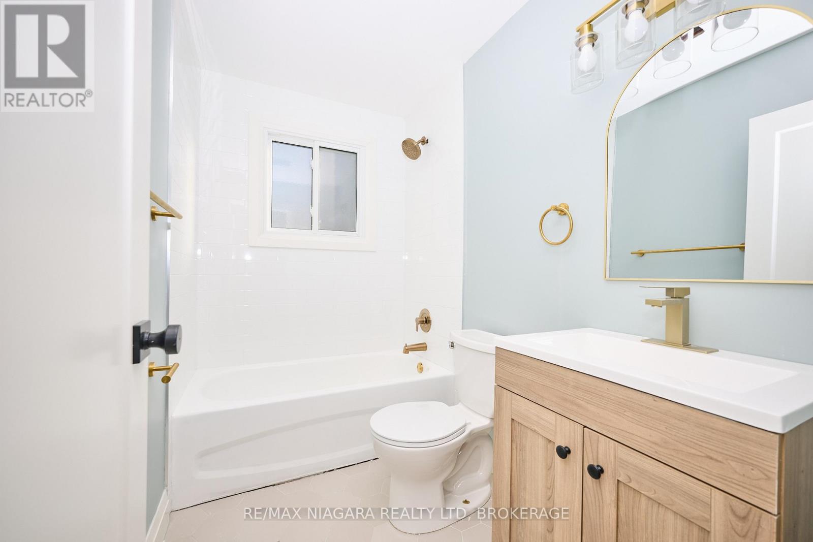 UNIT 12 - 141 PLYMOUTH ROAD