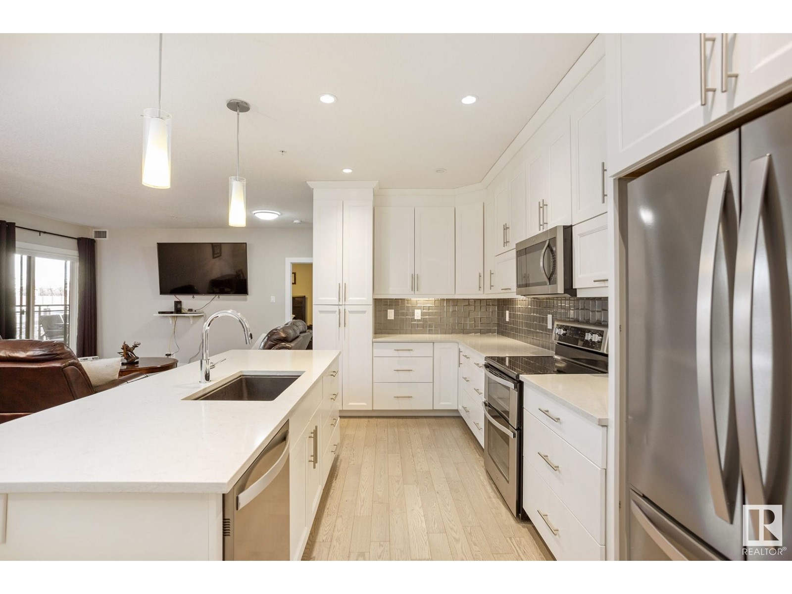 #129 11074 ELLERSLIE RD SW