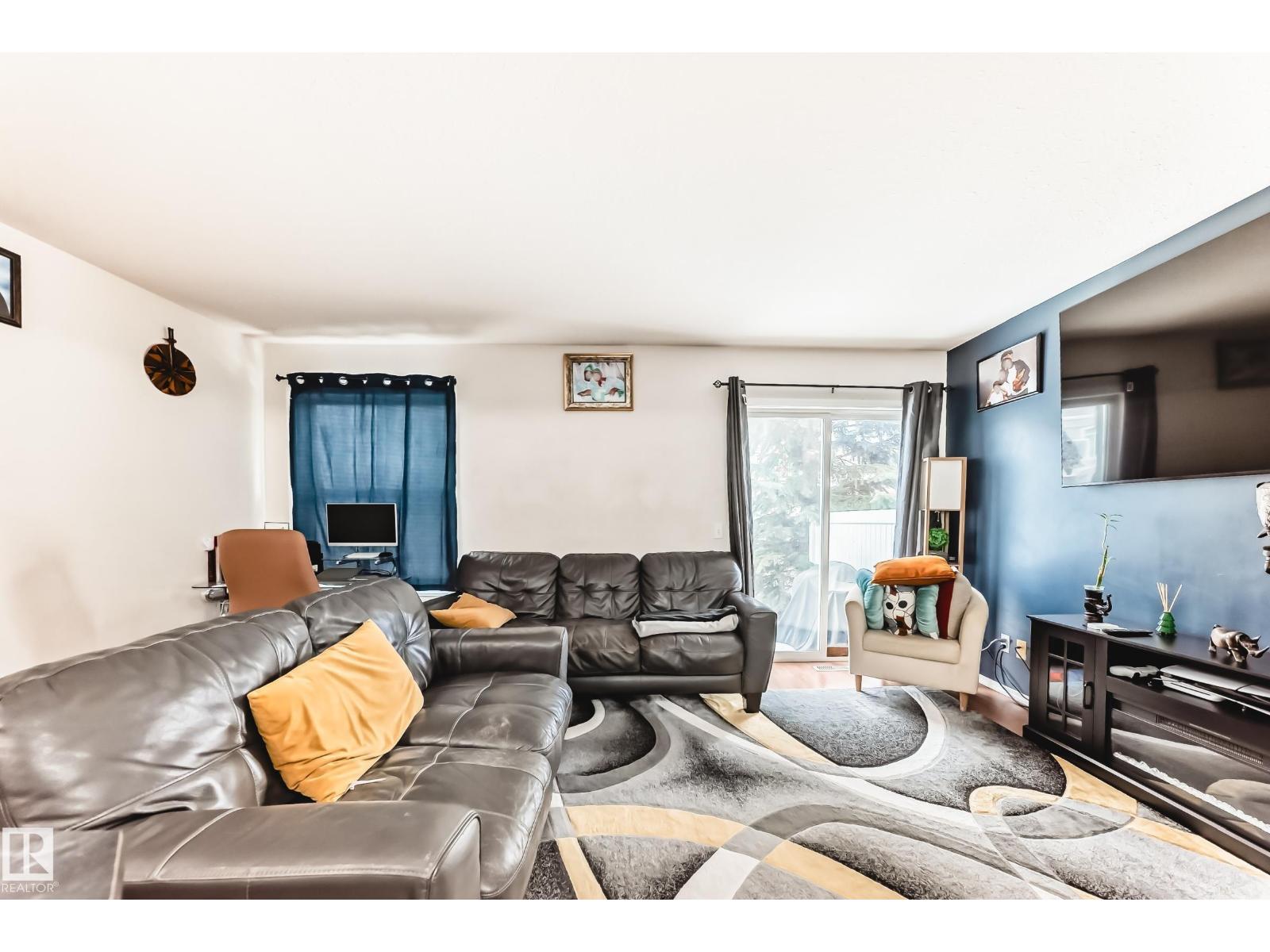 #38 150 Edwards ST SW