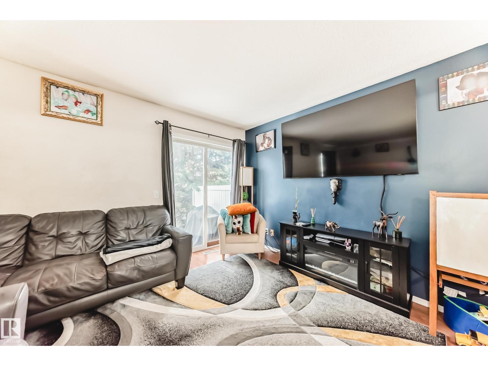 #38 150 Edwards ST SW
