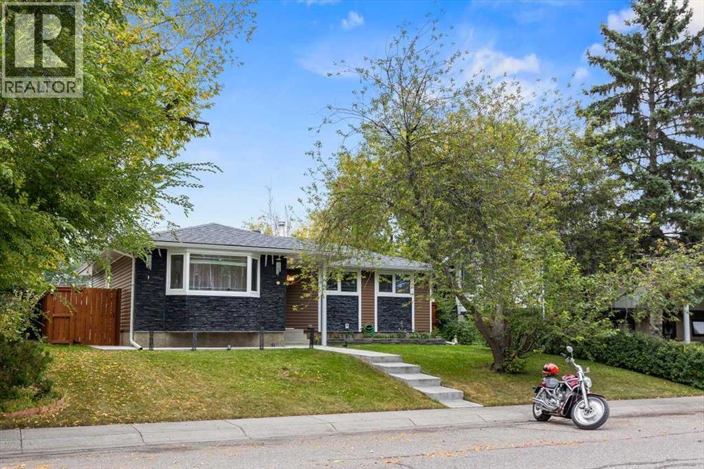 343 Queen Tamara Way SE