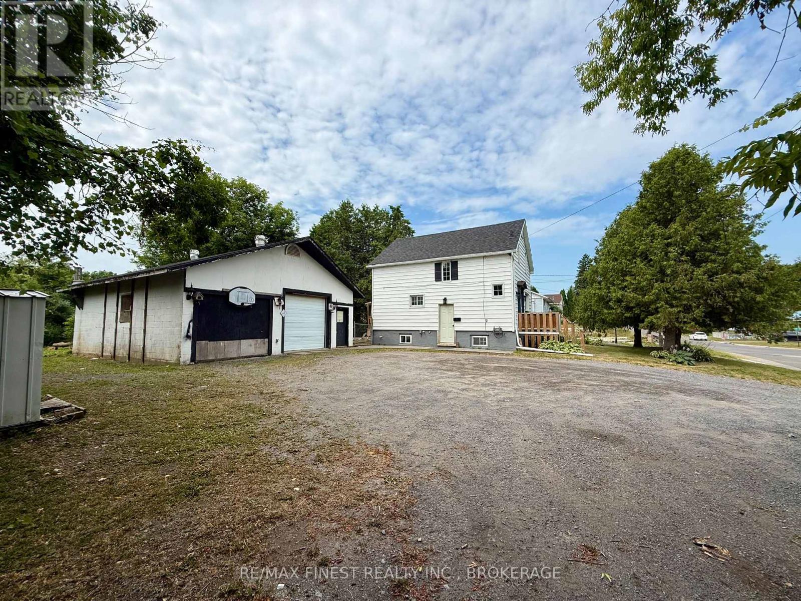6 GREER STREET