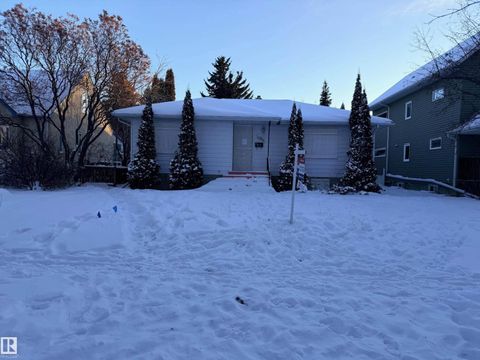 11223 71 AV NW Edmonton AB T6G0A5