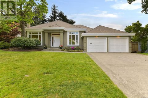 2299 Greenlands Rd Saanich BC V8N5B9