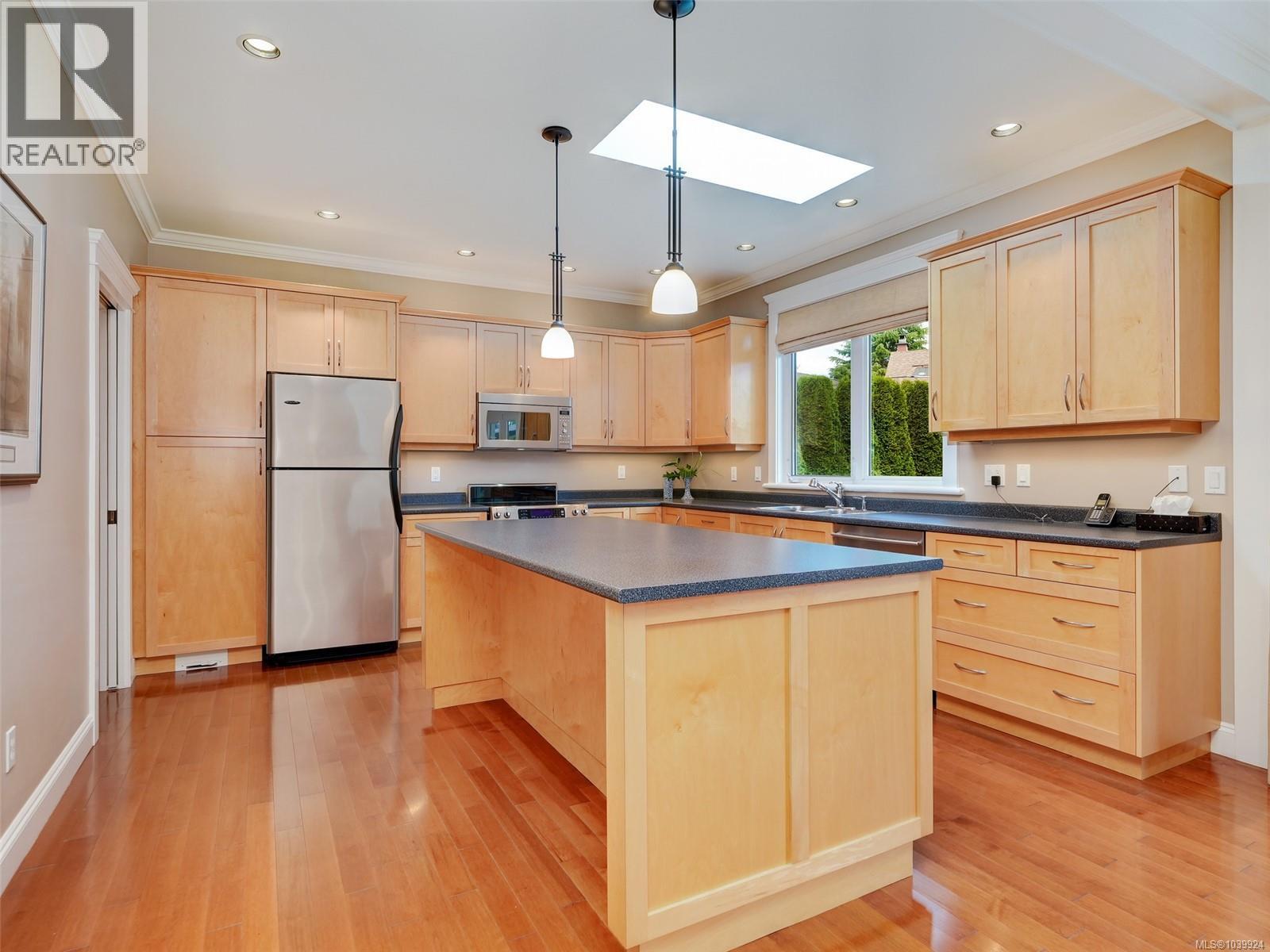 2286 Hazelton Pl