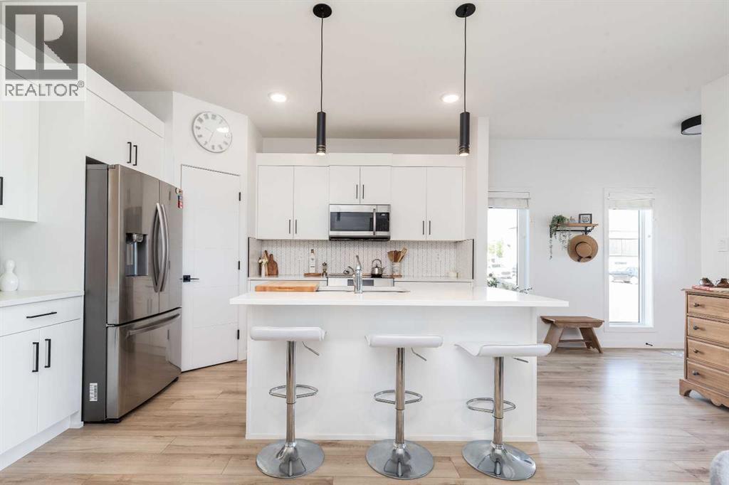 208, 210 Firelight Way W