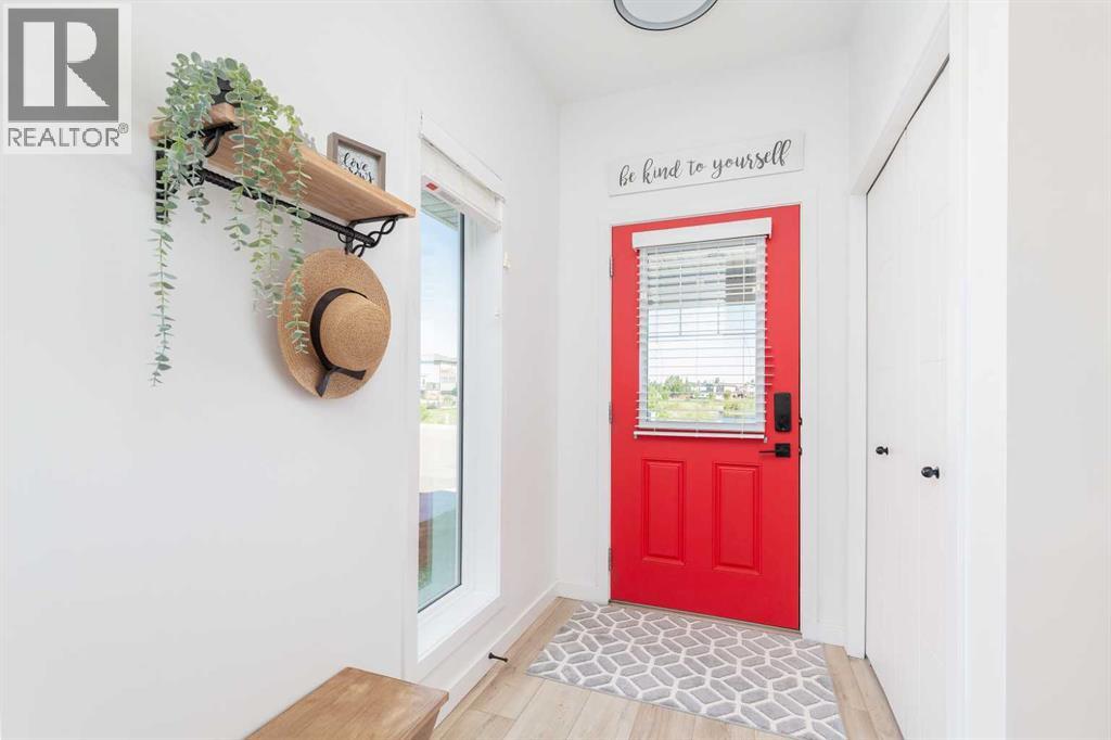 208, 210 Firelight Way W