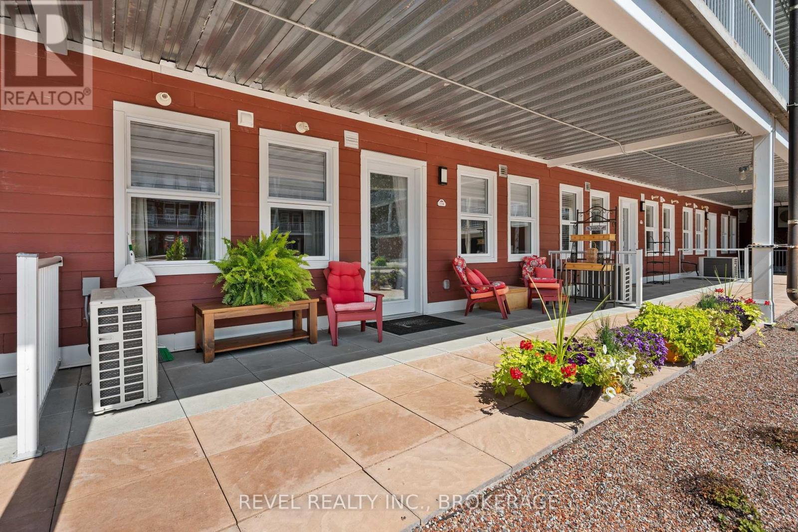 14 - 130 WATER STREET E