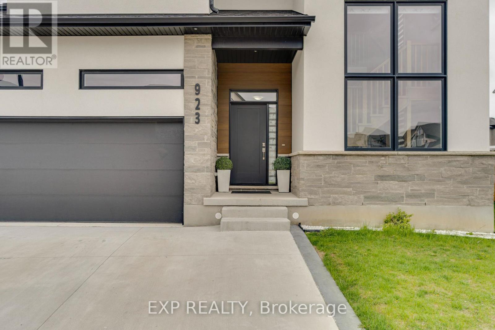 5 - 923 STONECLIFFE WALK
