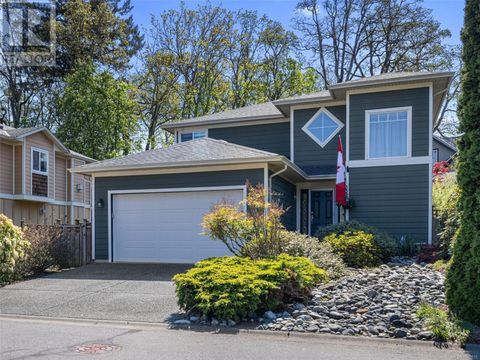4135 Rockhome Gdns Saanich BC V8X5K4