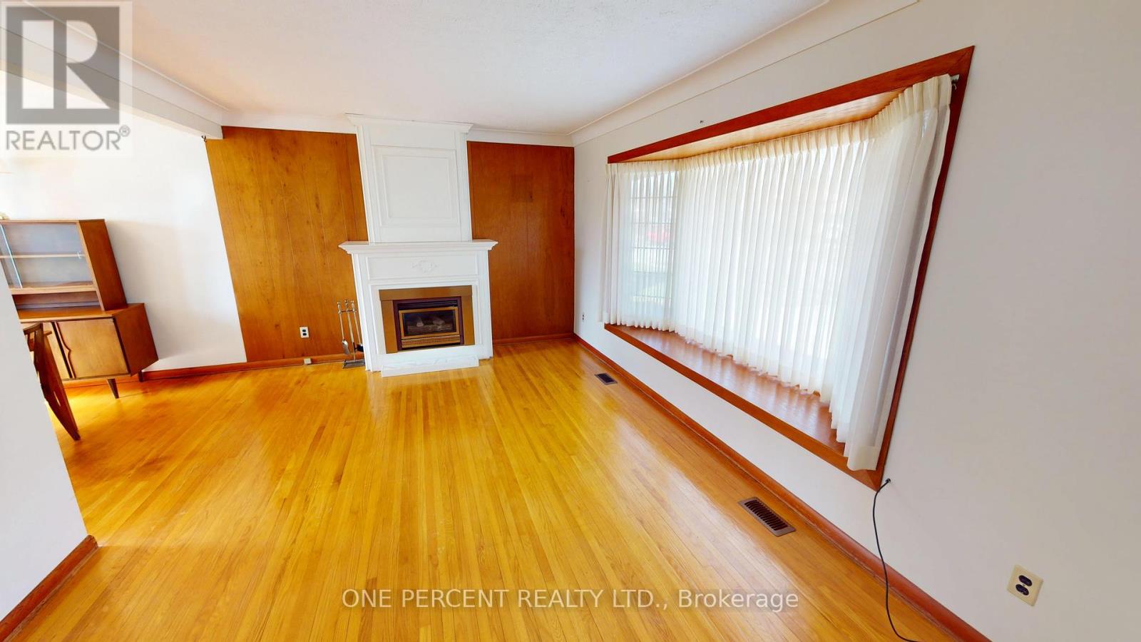 4607 QUEENSWAY GARDENS