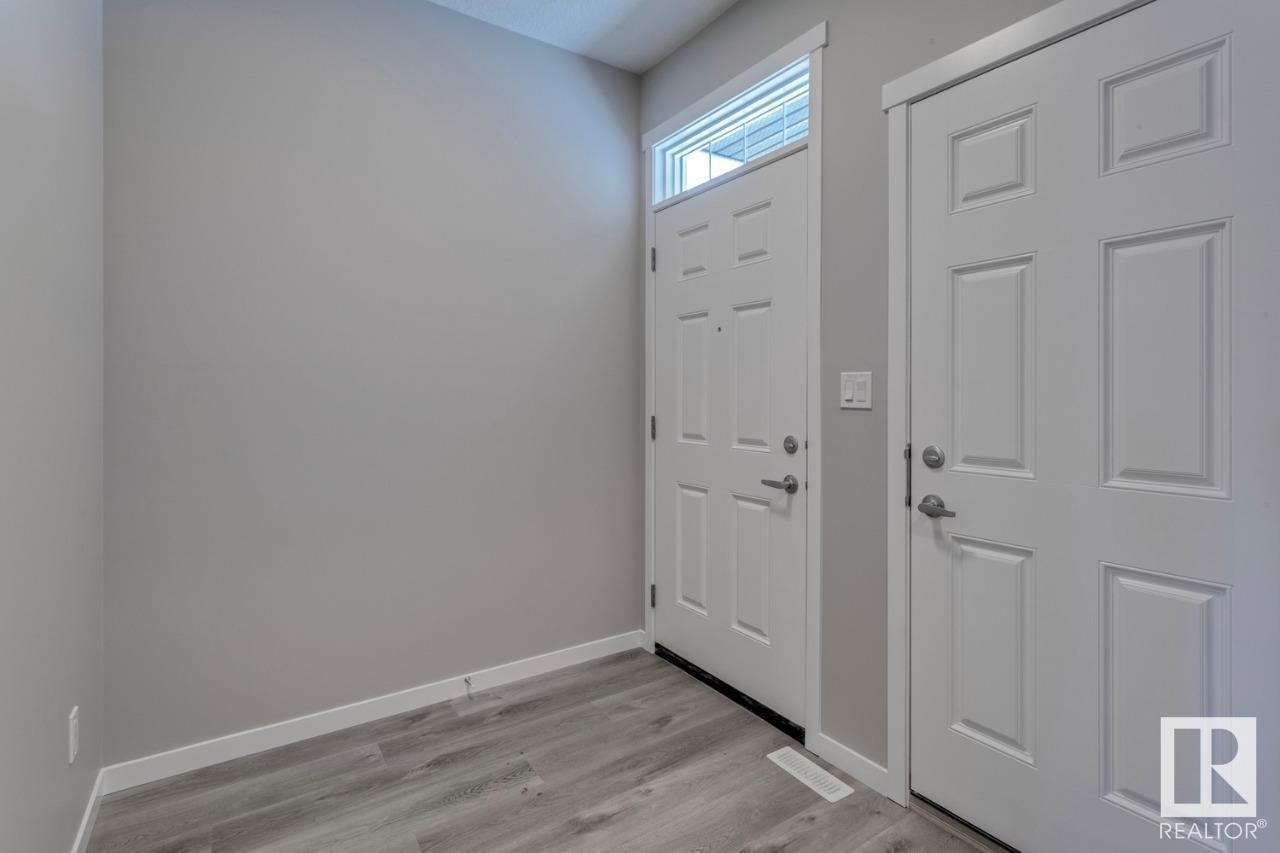 9483 228 ST NW