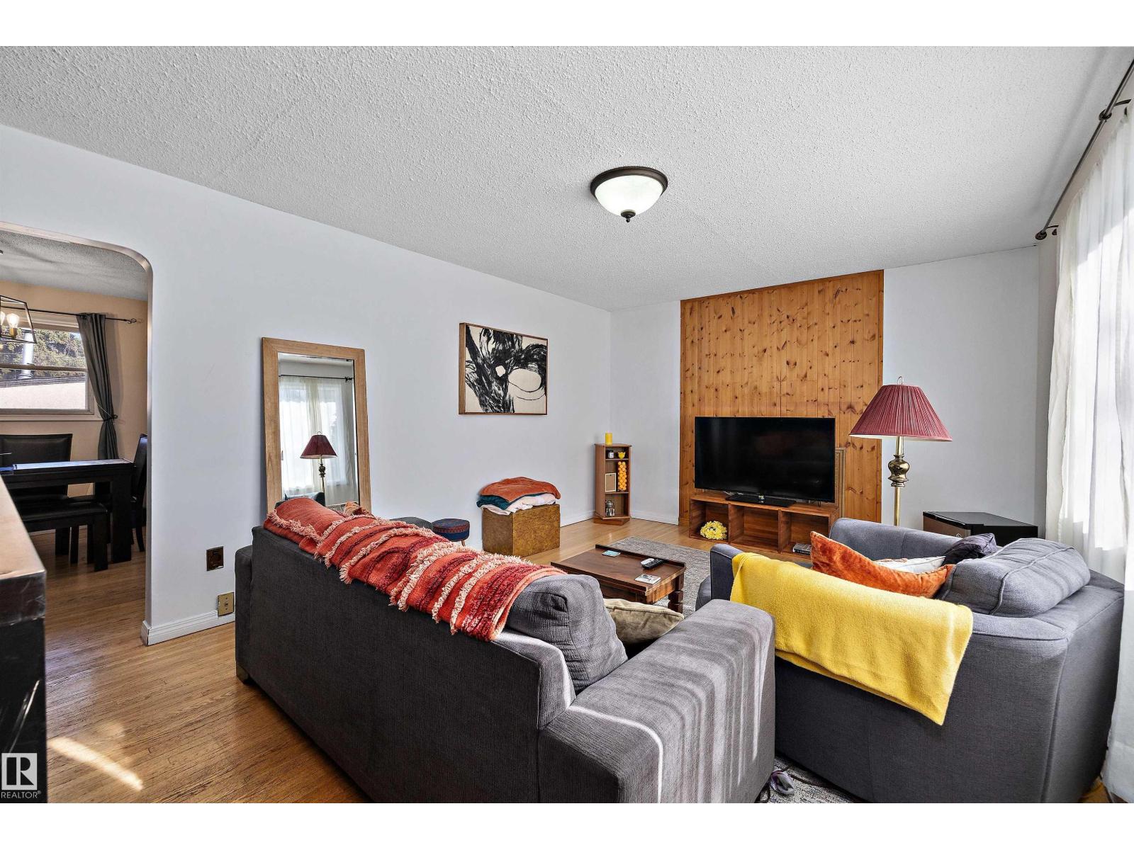 11607 141 ST NW