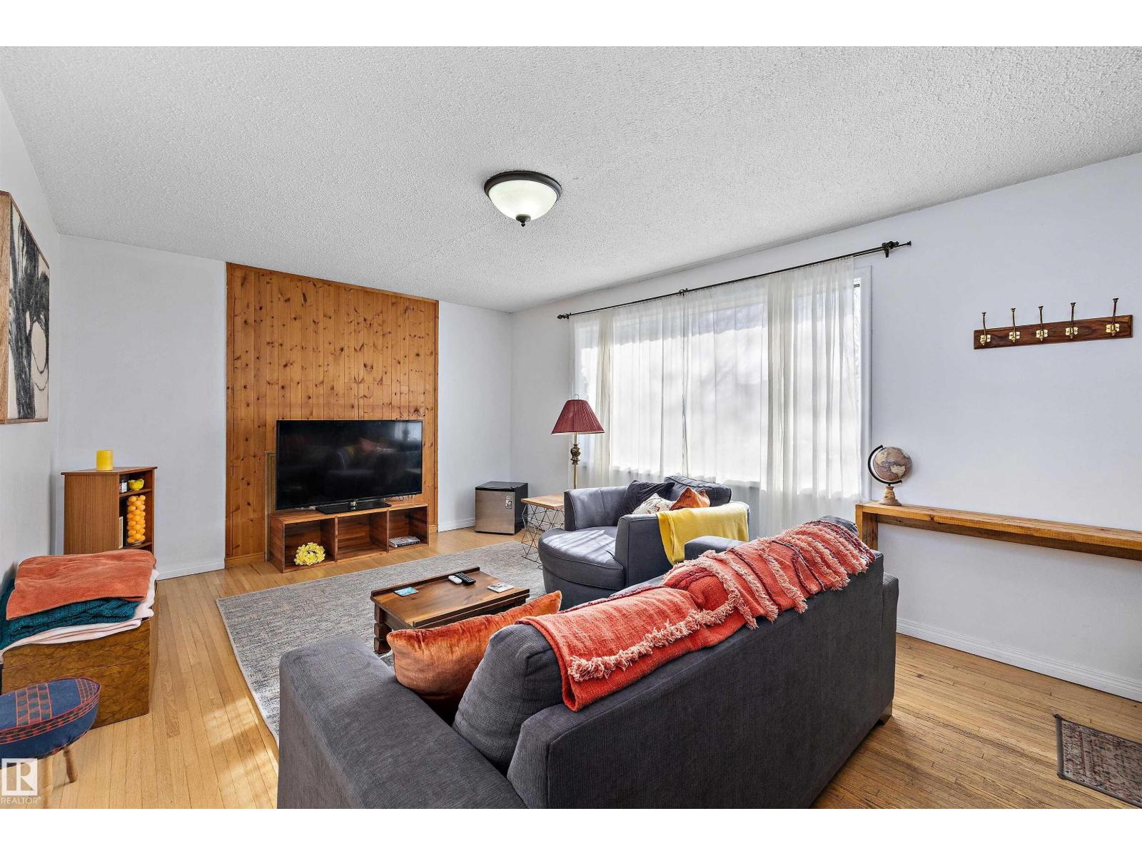 11607 141 ST NW