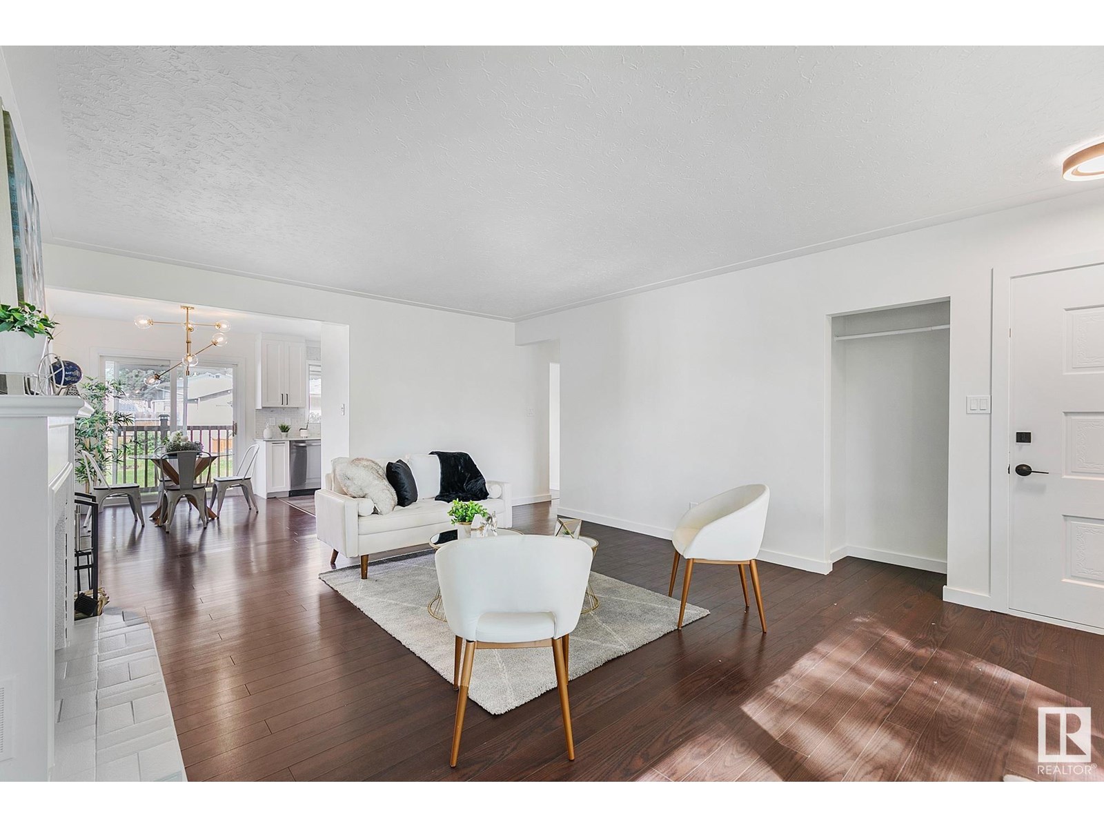 12216 56 ST NW
