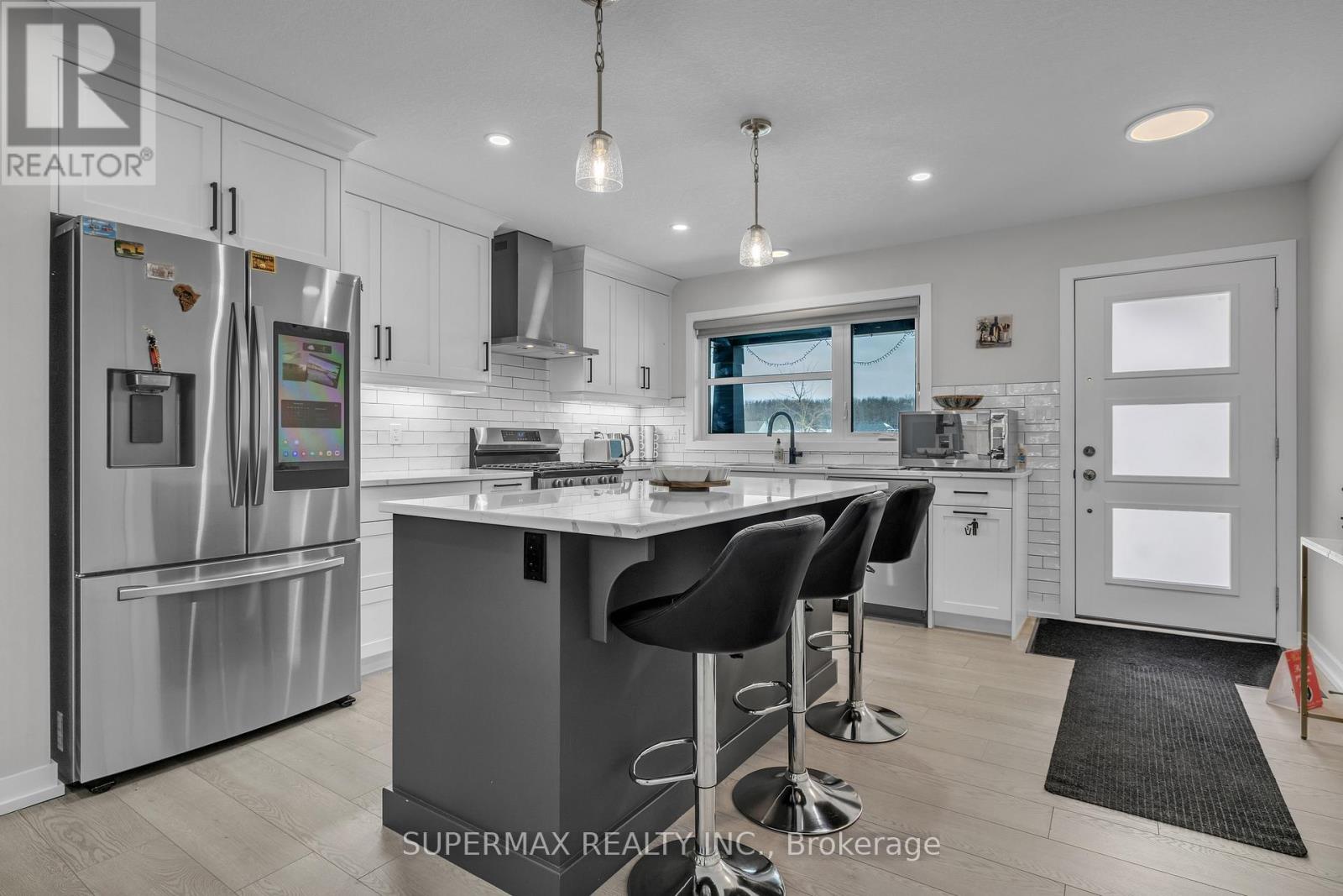 49 FEATHERS CROSSING