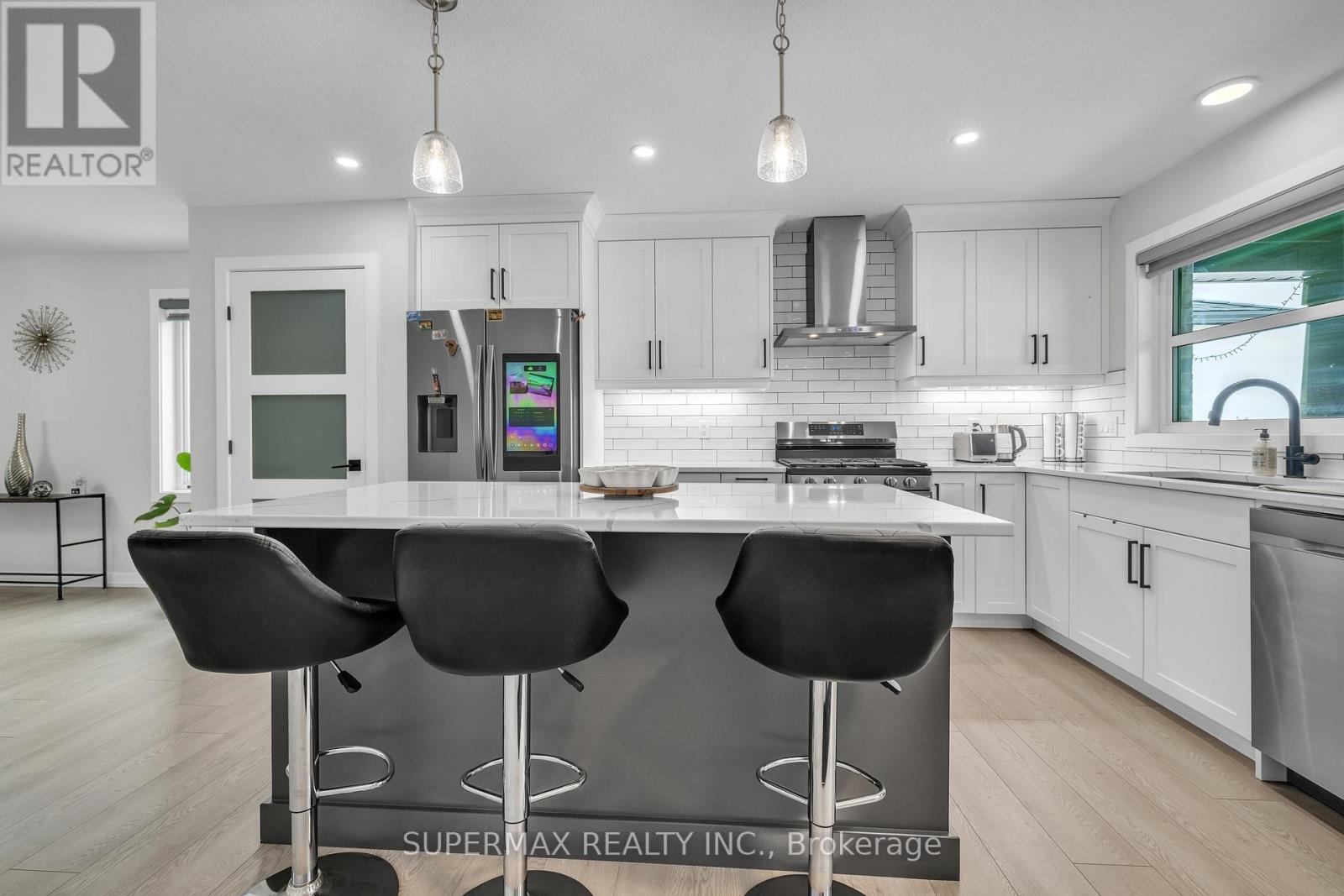 49 FEATHERS CROSSING