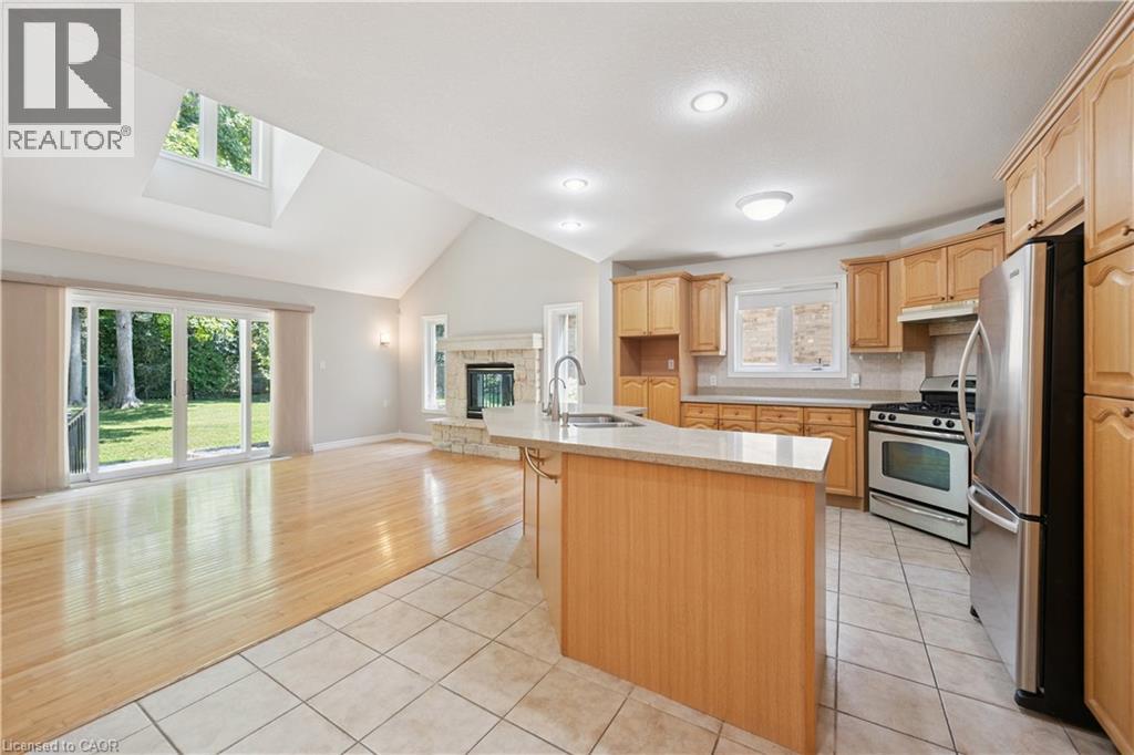 350 DOON VALLEY Drive Unit# 3E