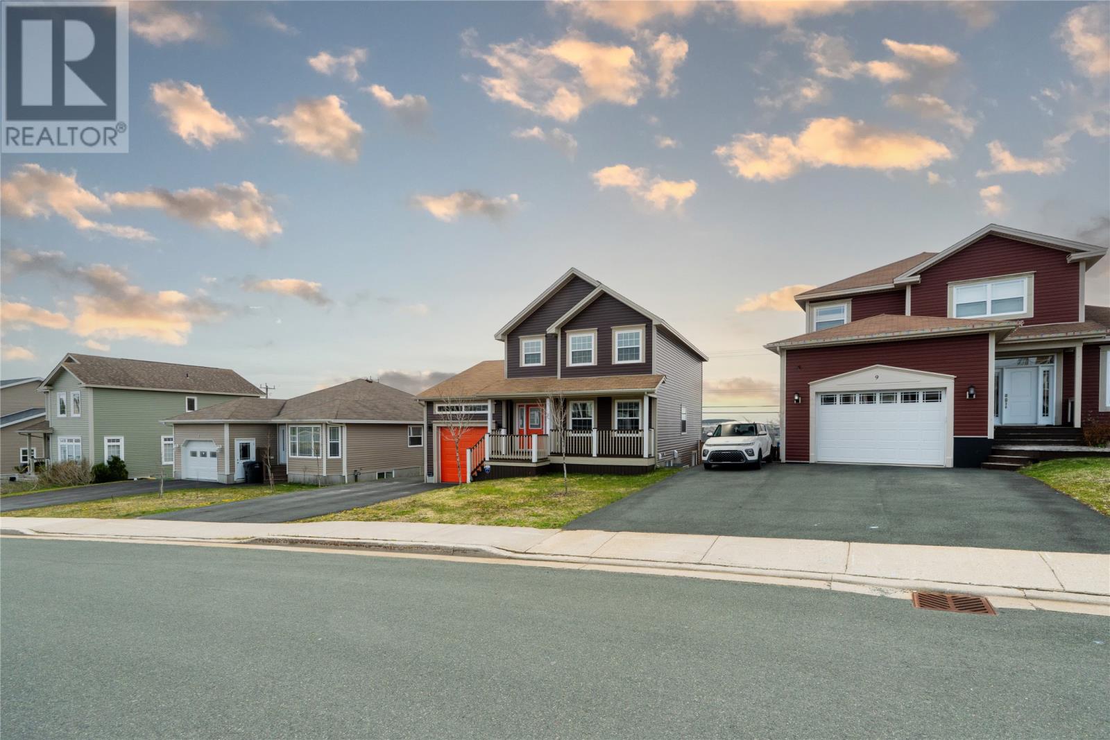 7 Hillsdale Crescent