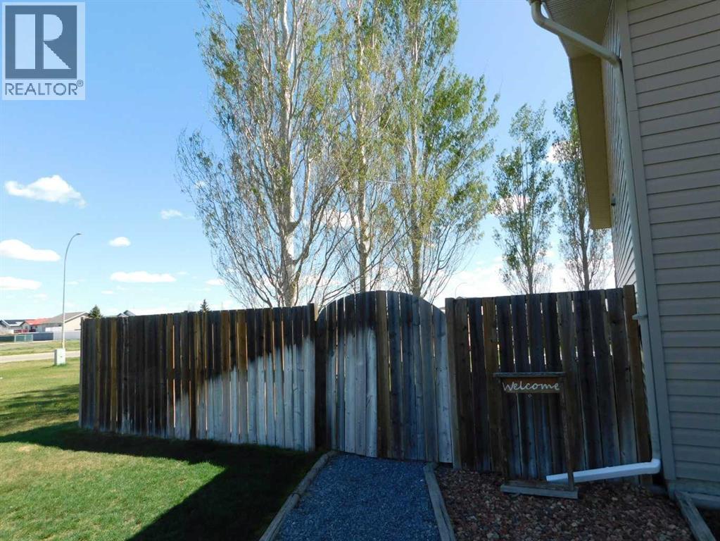 136 Meadowbrook Drive E
