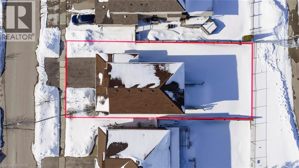 256 CHARLOTTA Street