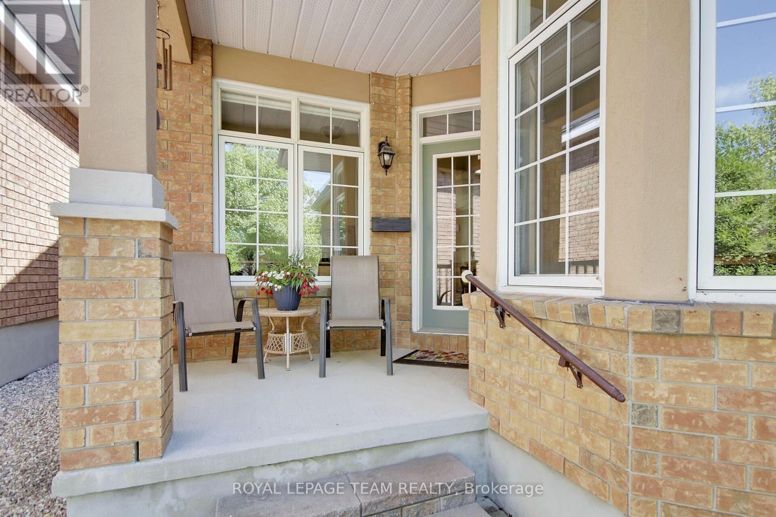 8 STONECROFT TERRACE