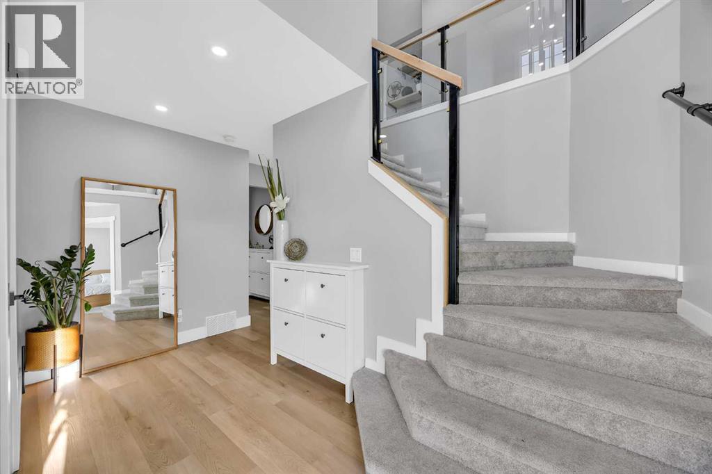 122 Hawkstone Drive NW