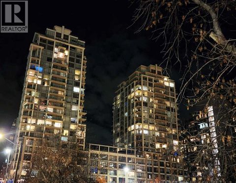 1725, 222 RIVERFRONT Avenue SW Calgary AB T2P0X2