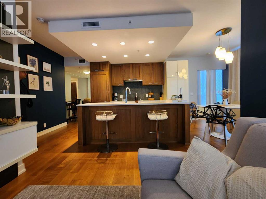 1725, 222 RIVERFRONT Avenue SW