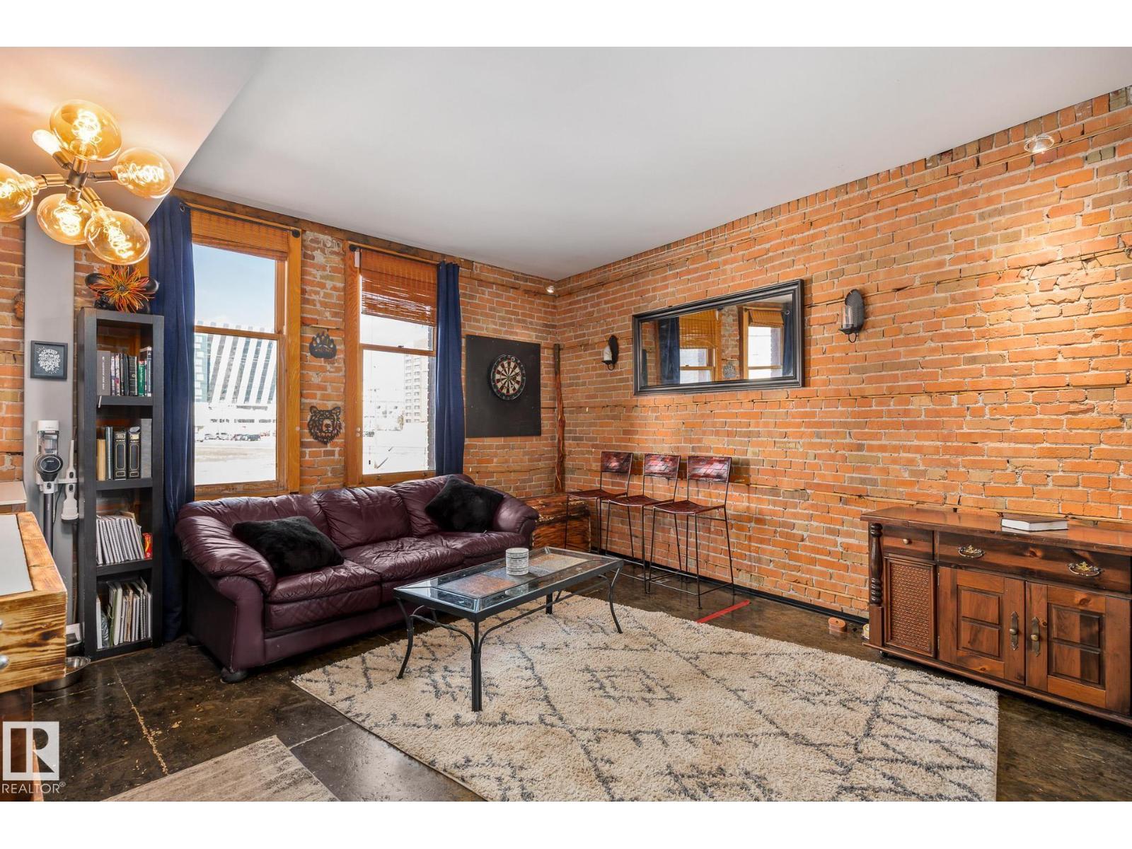 #204 10141 95 ST NW