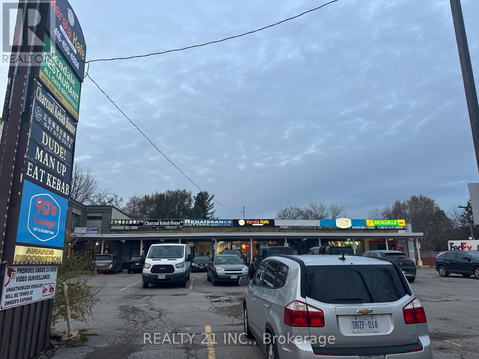 3254 LAWRENCE AVENUE E