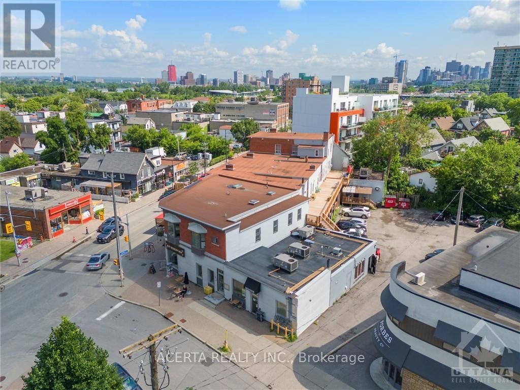 1008 WELLINGTON STREET W
