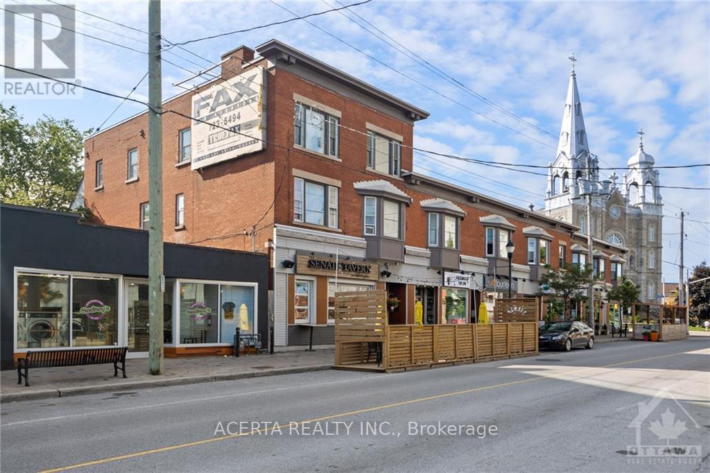 1008 WELLINGTON STREET W