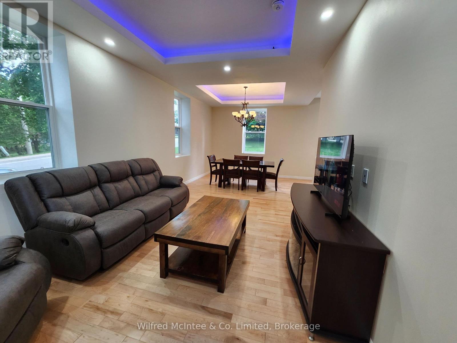 36 BROWNLEE STREET S
