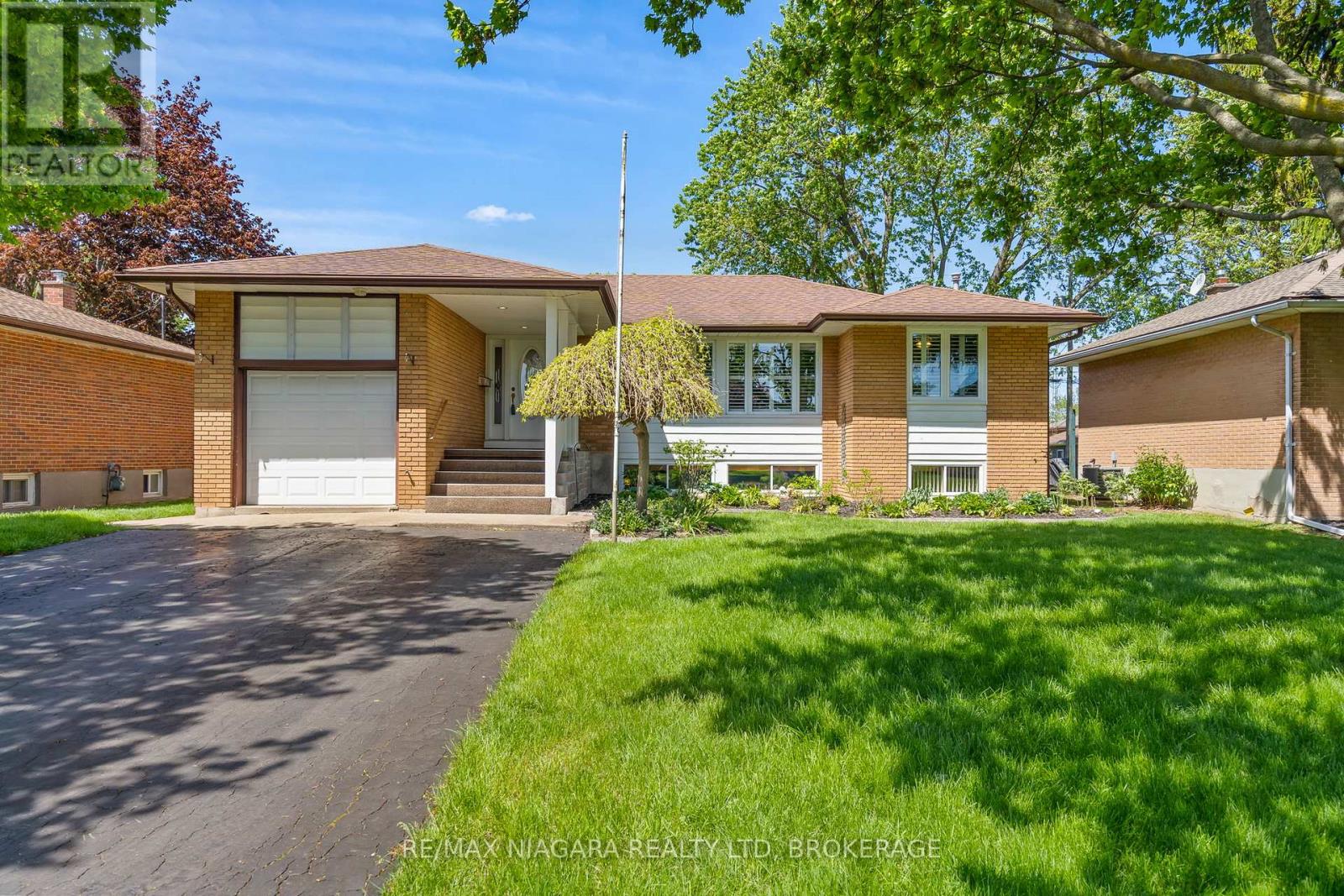 17 SHEBA CRESCENT