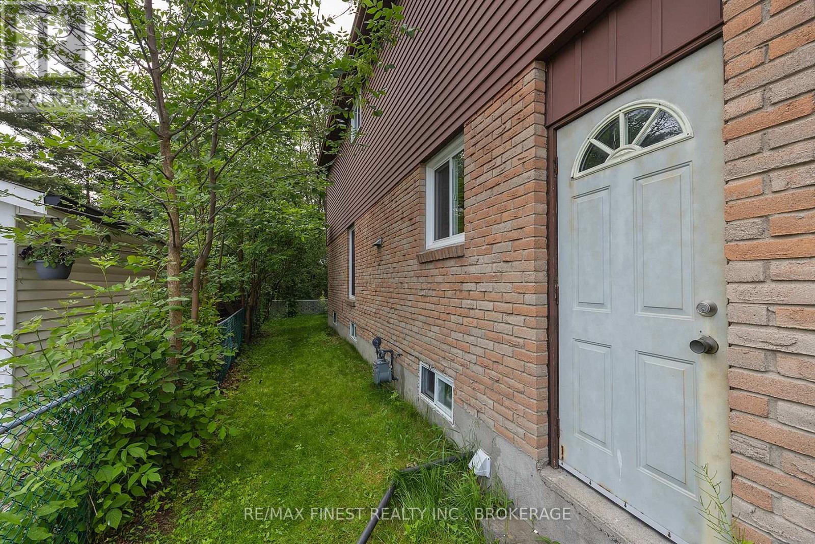 1135 BASSWOOD PLACE