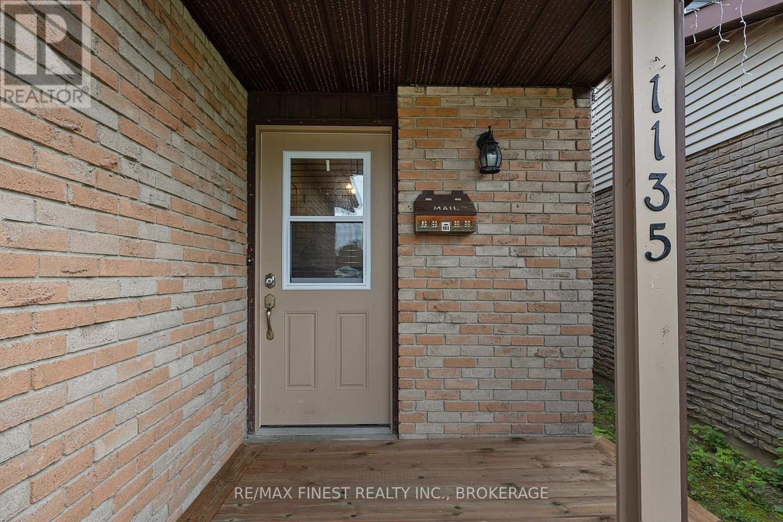 1135 BASSWOOD PLACE