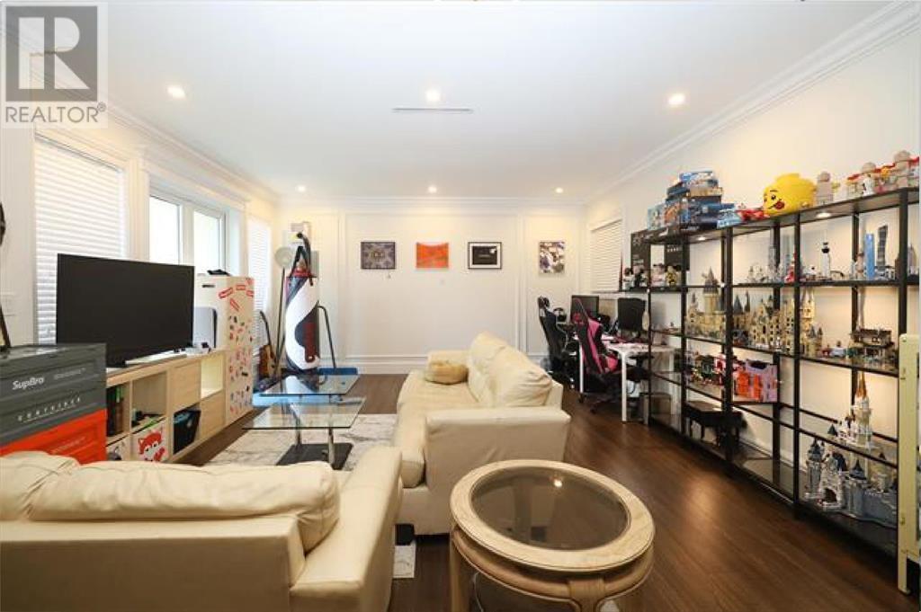 875 W 38TH AVENUE