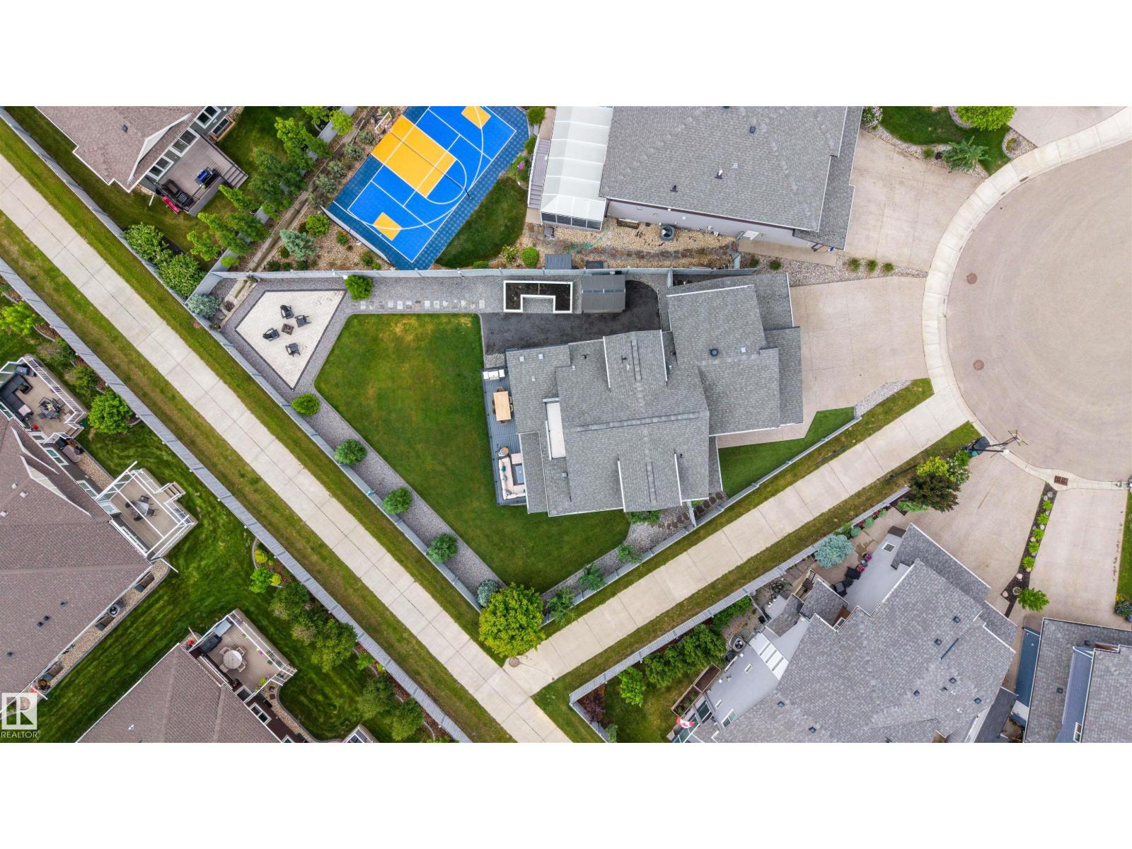19 LAPIERRE PL