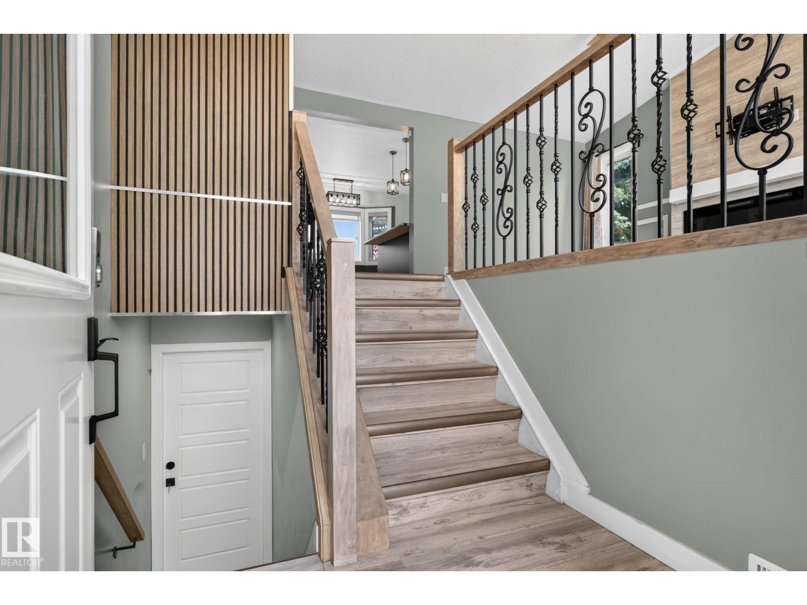 9530 174 AV NW