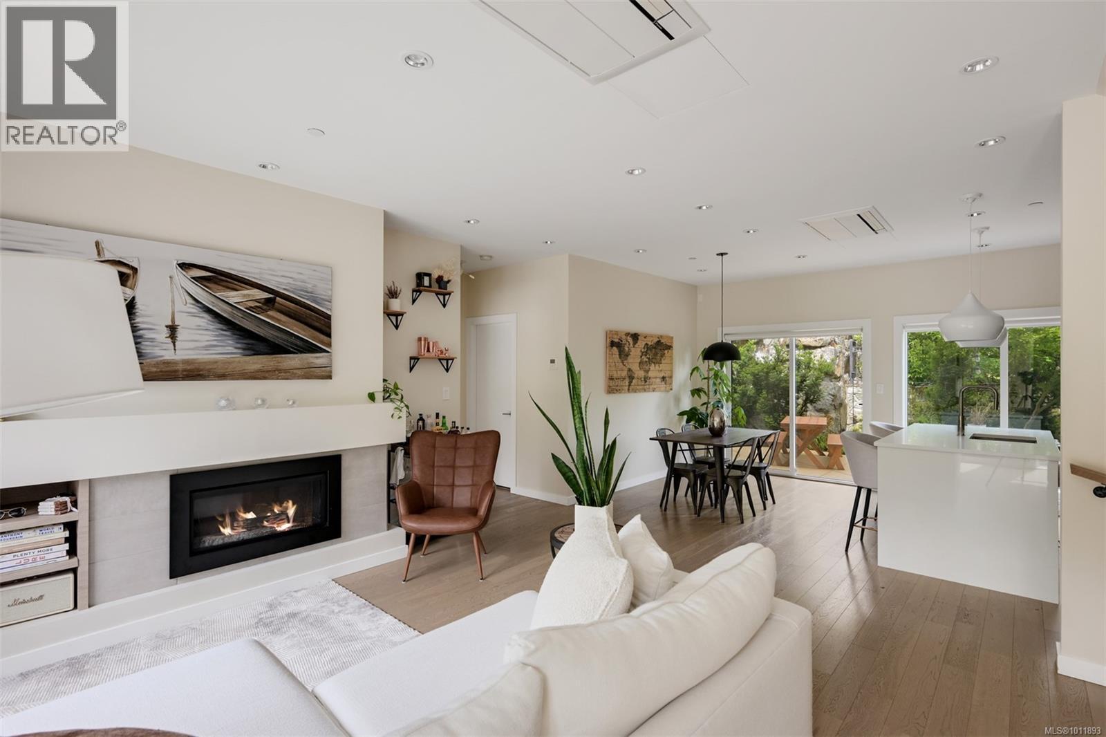104 1454 Bear Mountain Pkwy