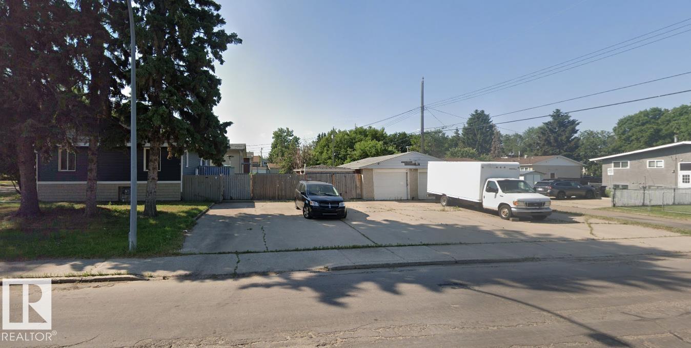 11834 44 ST NW