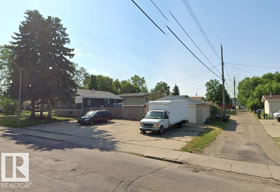11834 44 ST NW