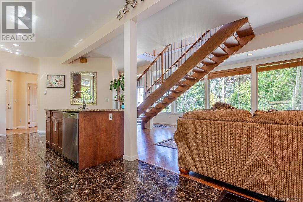 4572 Cordova Bay Rd
