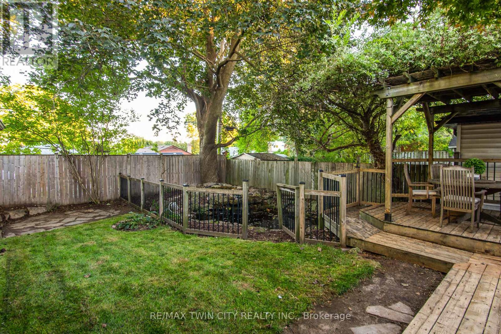 839 QUEENS BOULEVARD