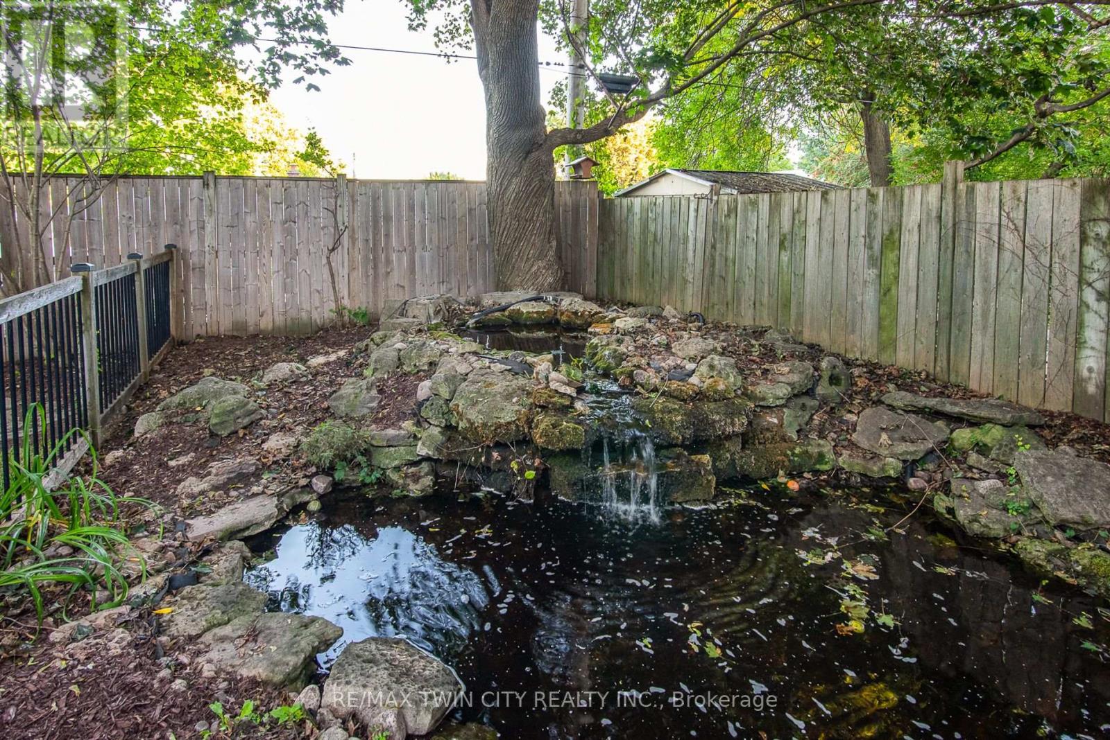 839 QUEENS BOULEVARD