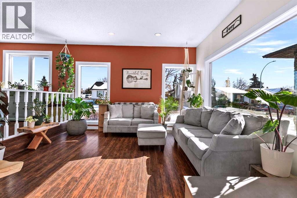 66 Elston Place SE
