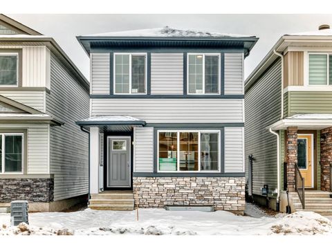 4619 177ave NW Edmonton AB T5Y4B7