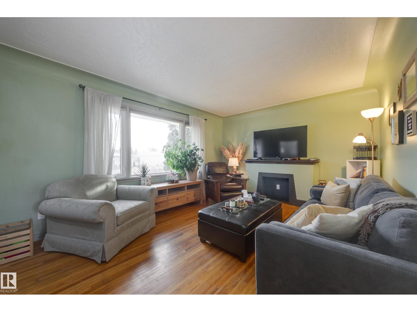 11314 115 ST NW